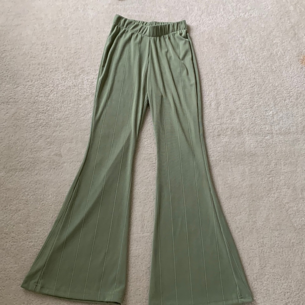 Xs Green flare pants ✅💚🌿